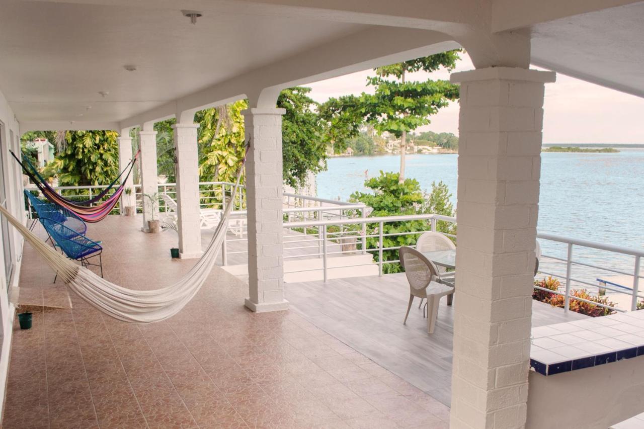 Casa Sol y Luna Bacalar Bed and Breakfast Exterior foto